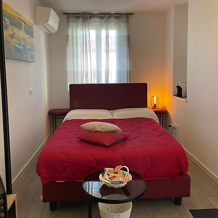 Ferienwohnung Dimora Di Charme Peschiera Del Garda Exterior foto