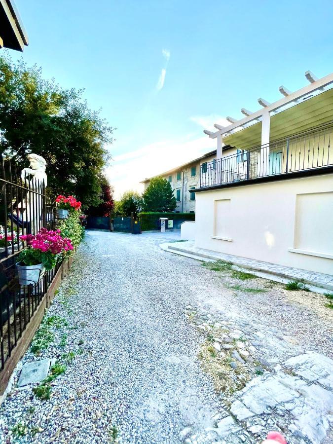 Ferienwohnung Dimora Di Charme Peschiera Del Garda Exterior foto